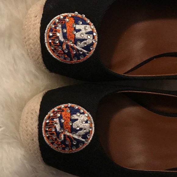 NHL Official NY Islanders Wedge Heels size 6 - Picture 9 of 10
